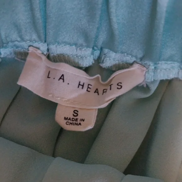 La Hearts Green Asymmetrical Pleated Skater Mini - Picture 2 of 8